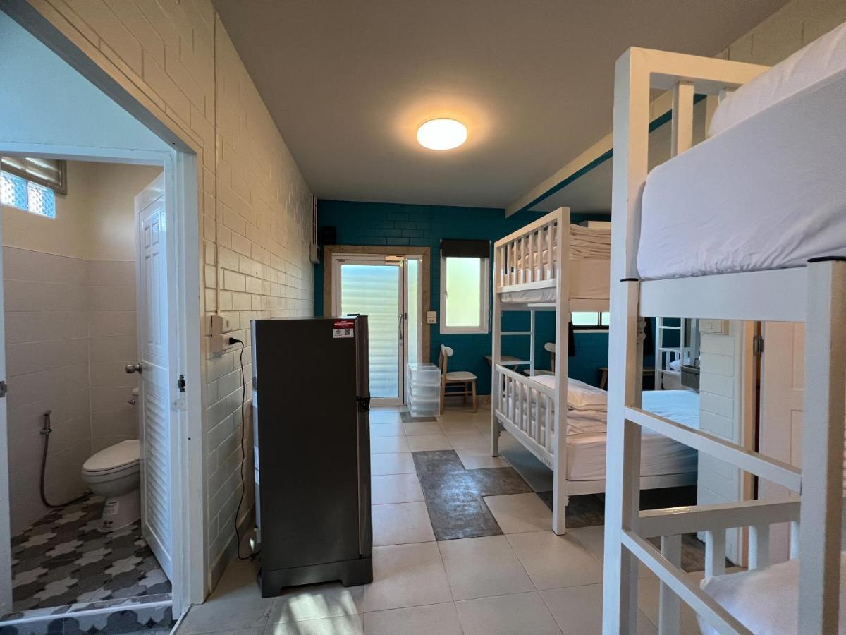Naisang Hostel Чумпхон Экстерьер фото
