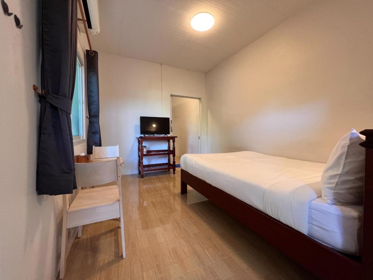 Naisang Hostel Чумпхон Экстерьер фото