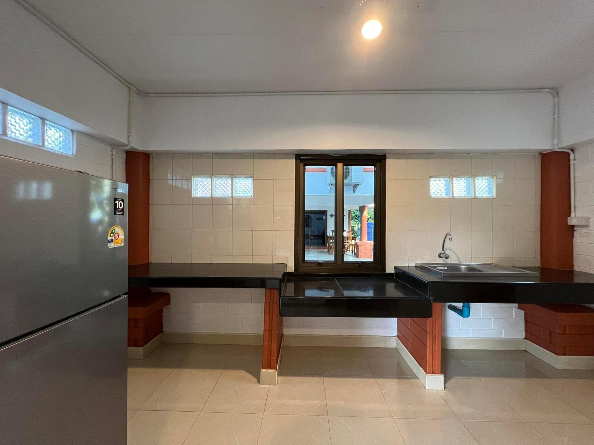 Naisang Hostel Чумпхон Экстерьер фото