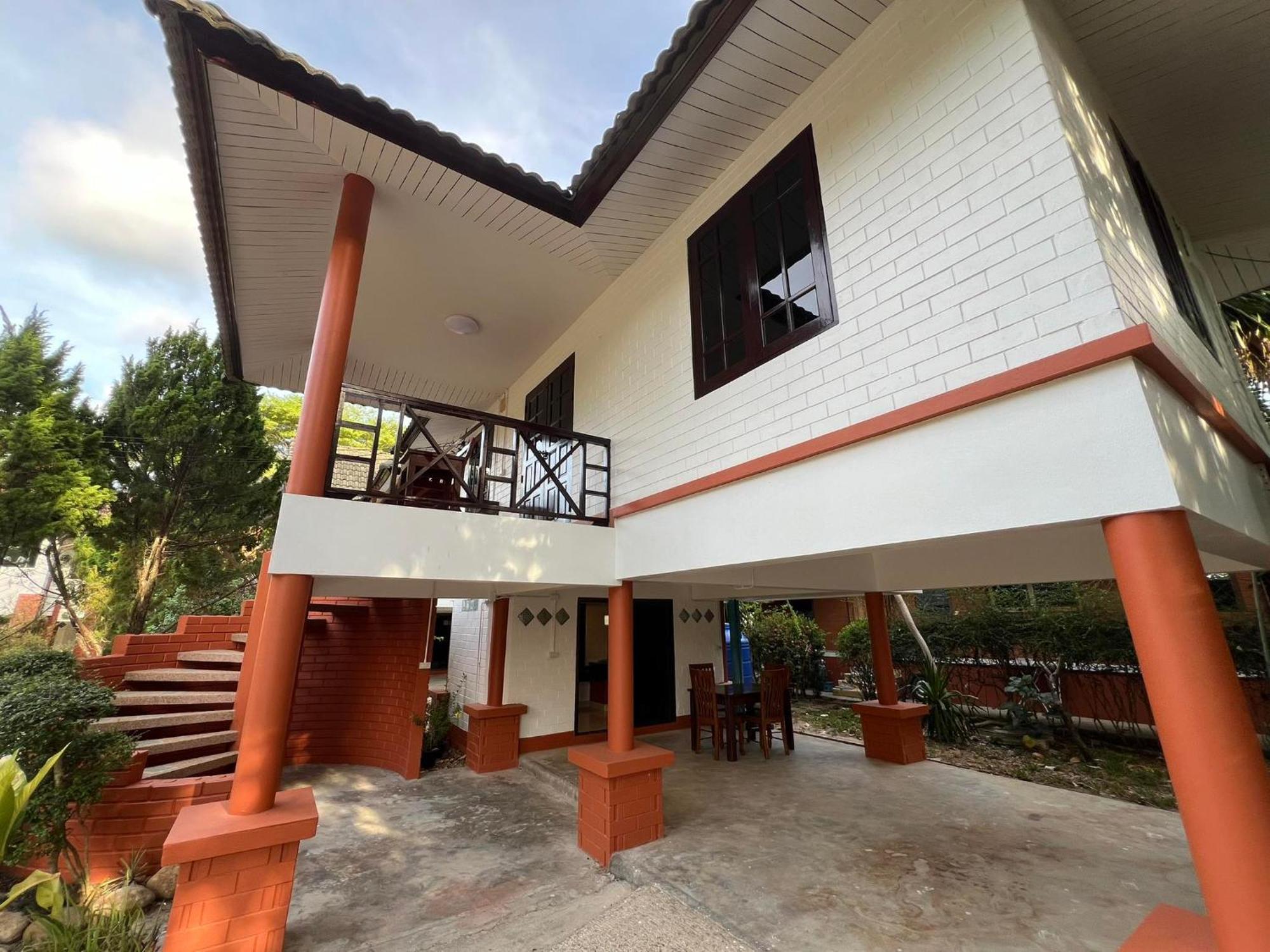 Naisang Hostel Чумпхон Экстерьер фото