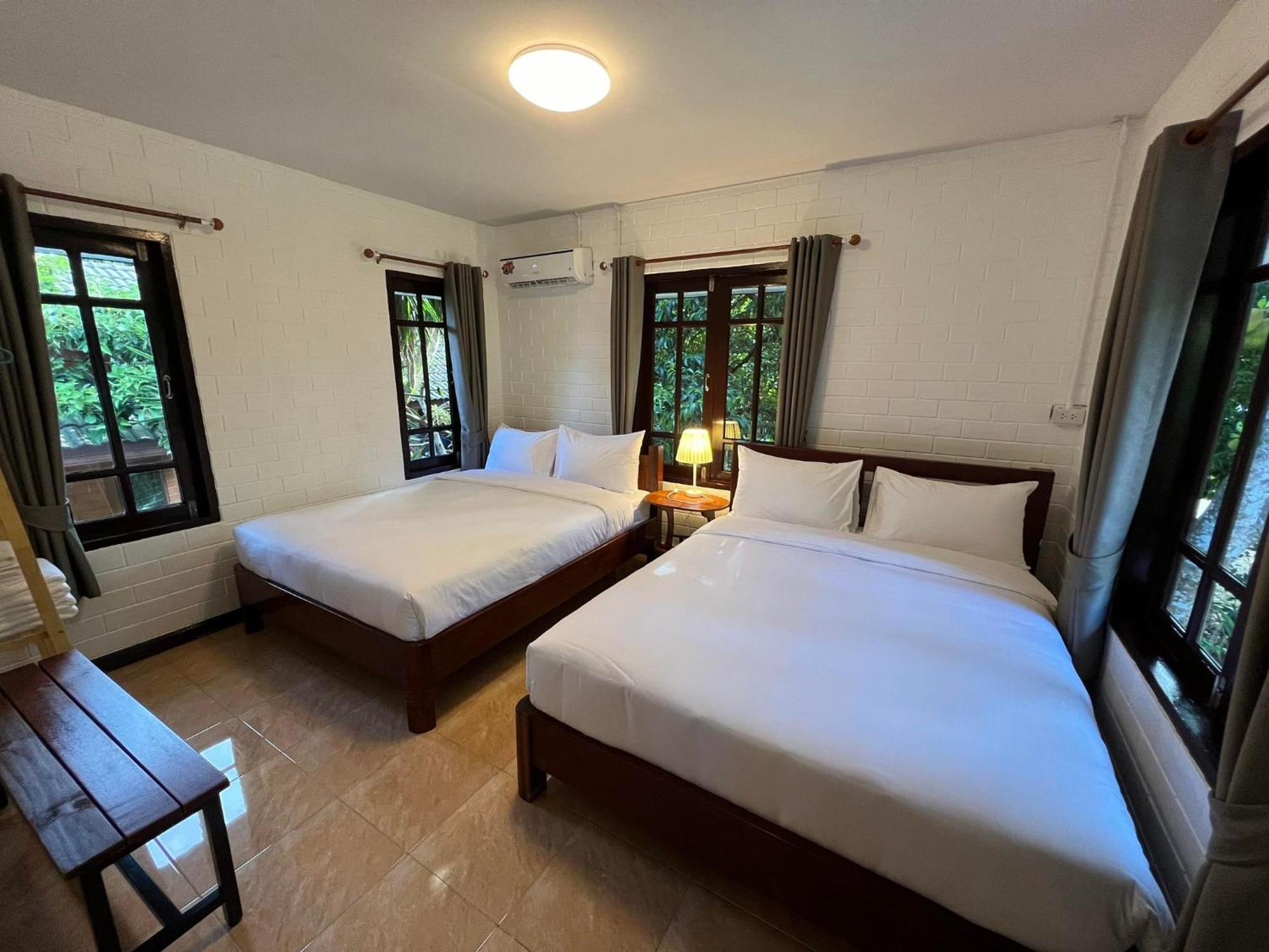 Naisang Hostel Чумпхон Экстерьер фото
